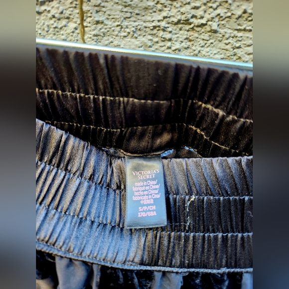 Victoria's Secret Velvet Dots Lounge Pants - Picture 4 of 4